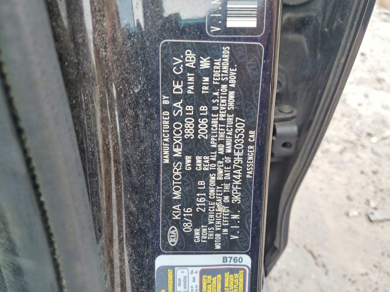 2017 KIA FORTE LX photo 12