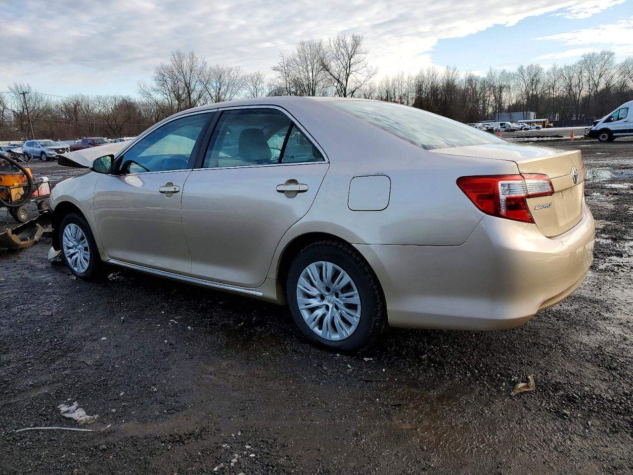 2012 TOYOTA CAMRY BASE photo 2