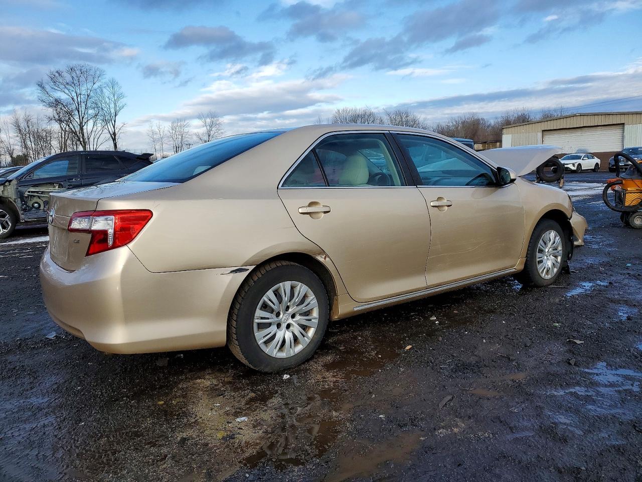 2012 TOYOTA CAMRY BASE photo 3