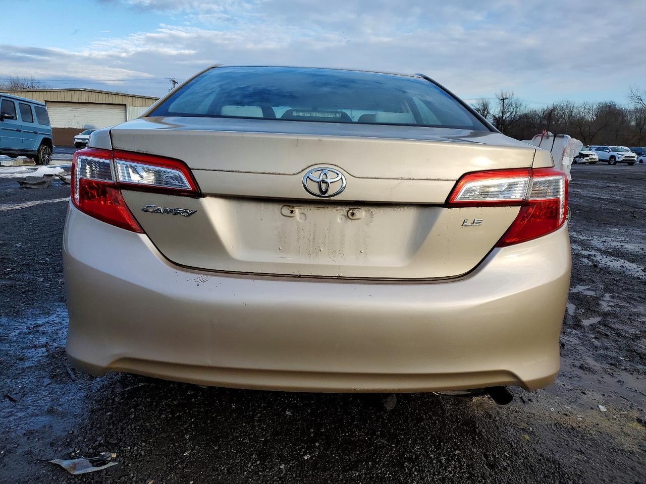 2012 TOYOTA CAMRY BASE photo 6