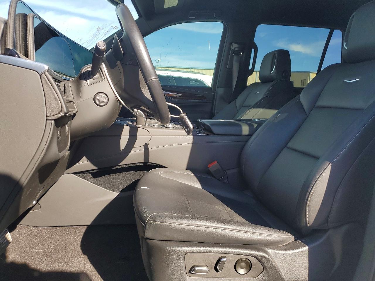 2022 CADILLAC ESCALADE LUXURY photo 7