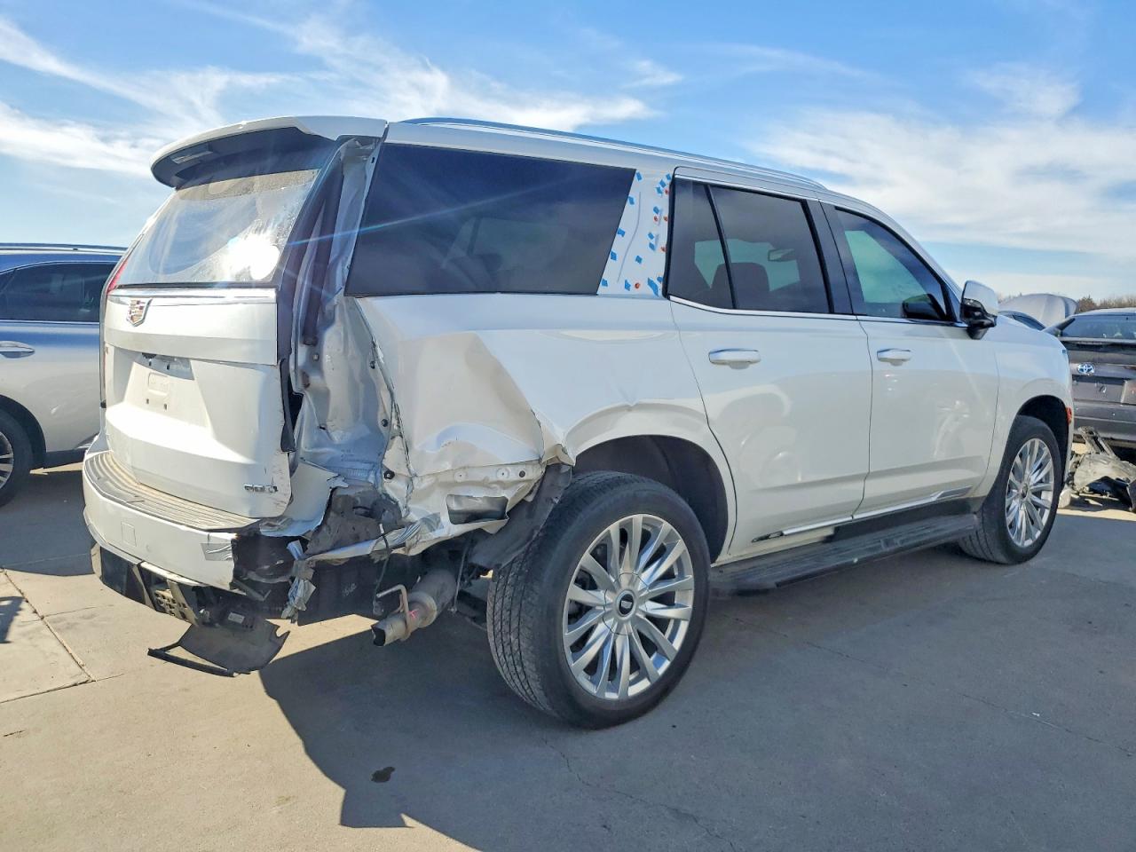 2022 CADILLAC ESCALADE LUXURY photo 3