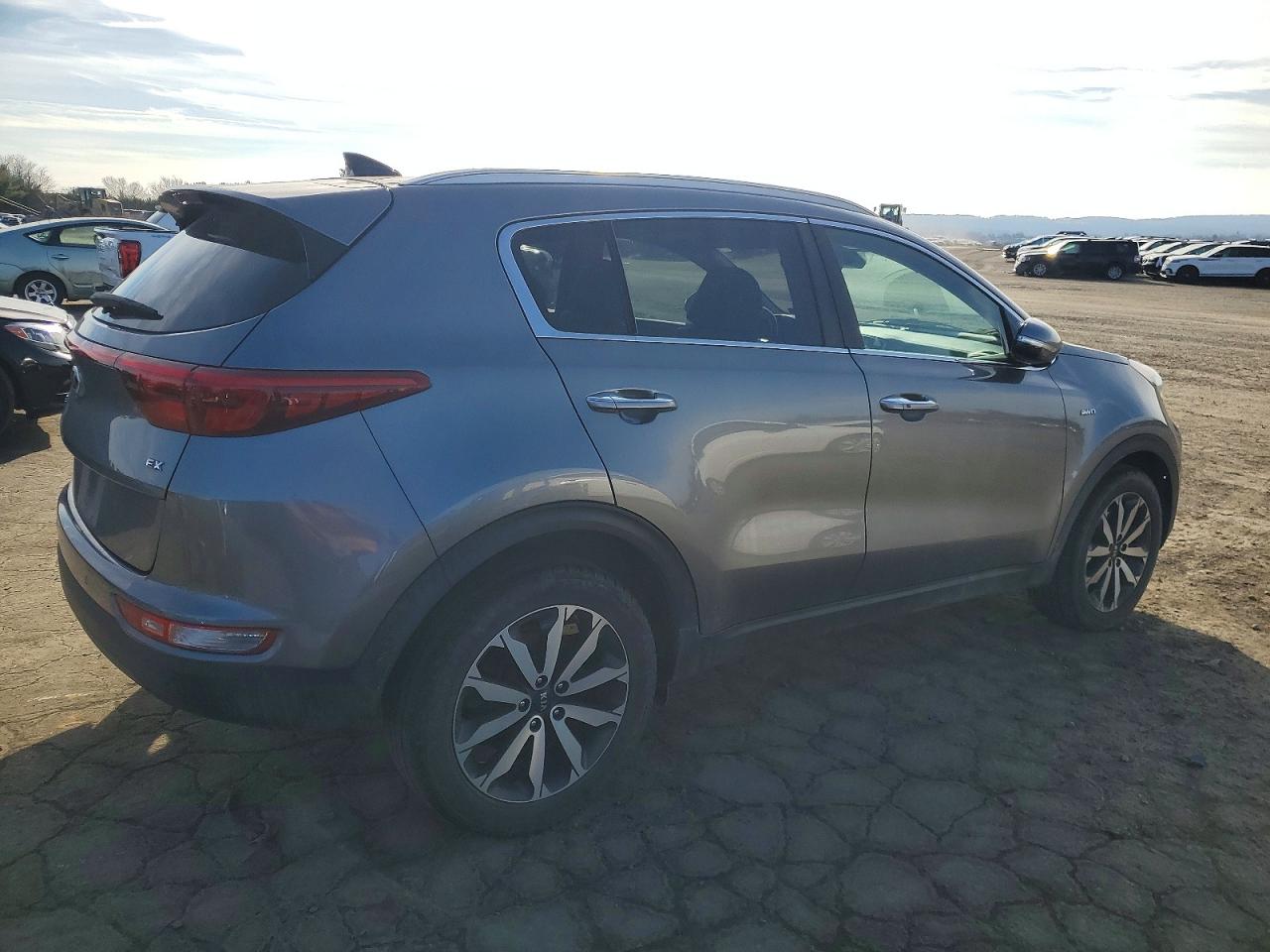 2017 KIA SPORTAGE EX photo 3