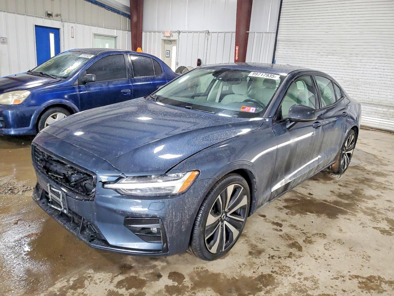 2022 VOLVO S60