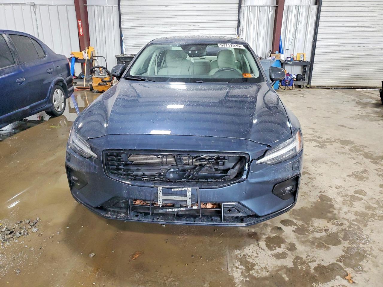 2022 VOLVO S60 B5 MOMENTUM photo 5