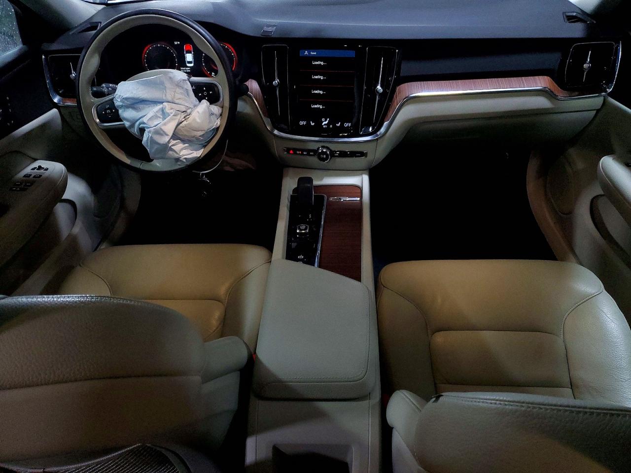 2022 VOLVO S60 B5 MOMENTUM photo 8