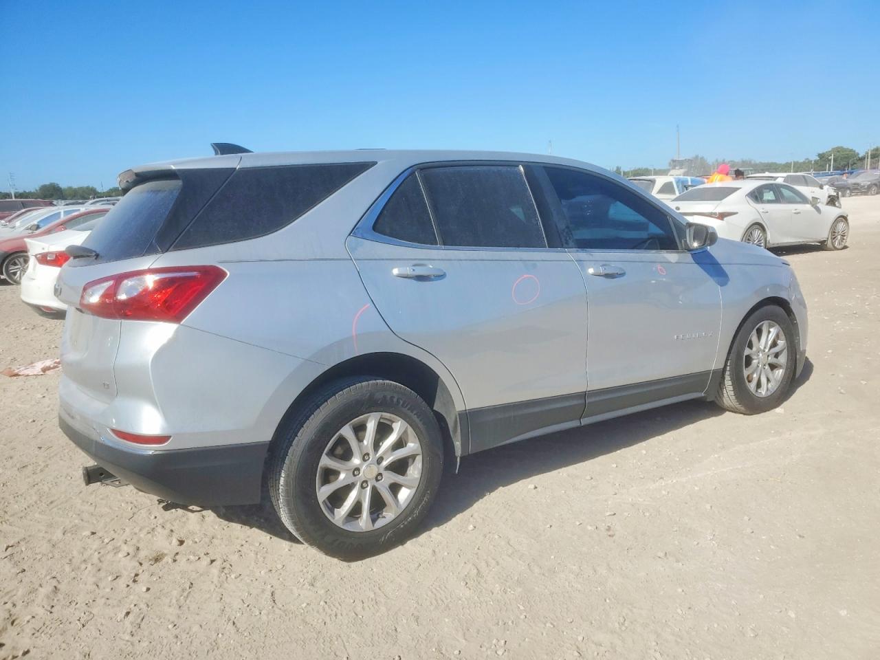 2018 CHEVROLET EQUINOX LT photo 3