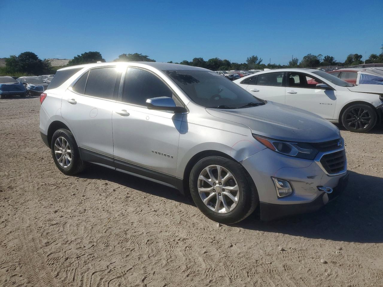 2018 CHEVROLET EQUINOX LT photo 4