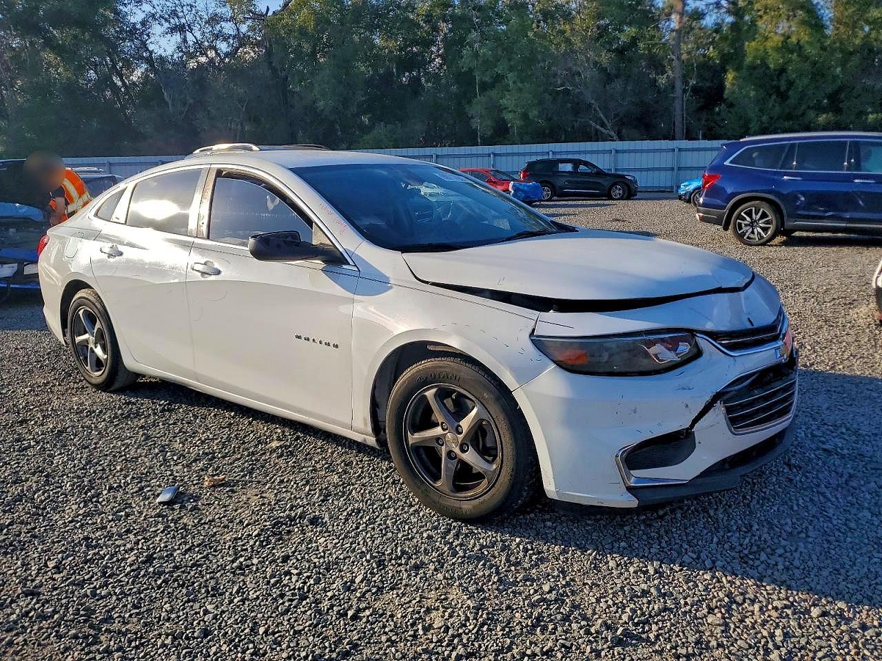 2017 CHEVROLET MALIBU LS photo 4