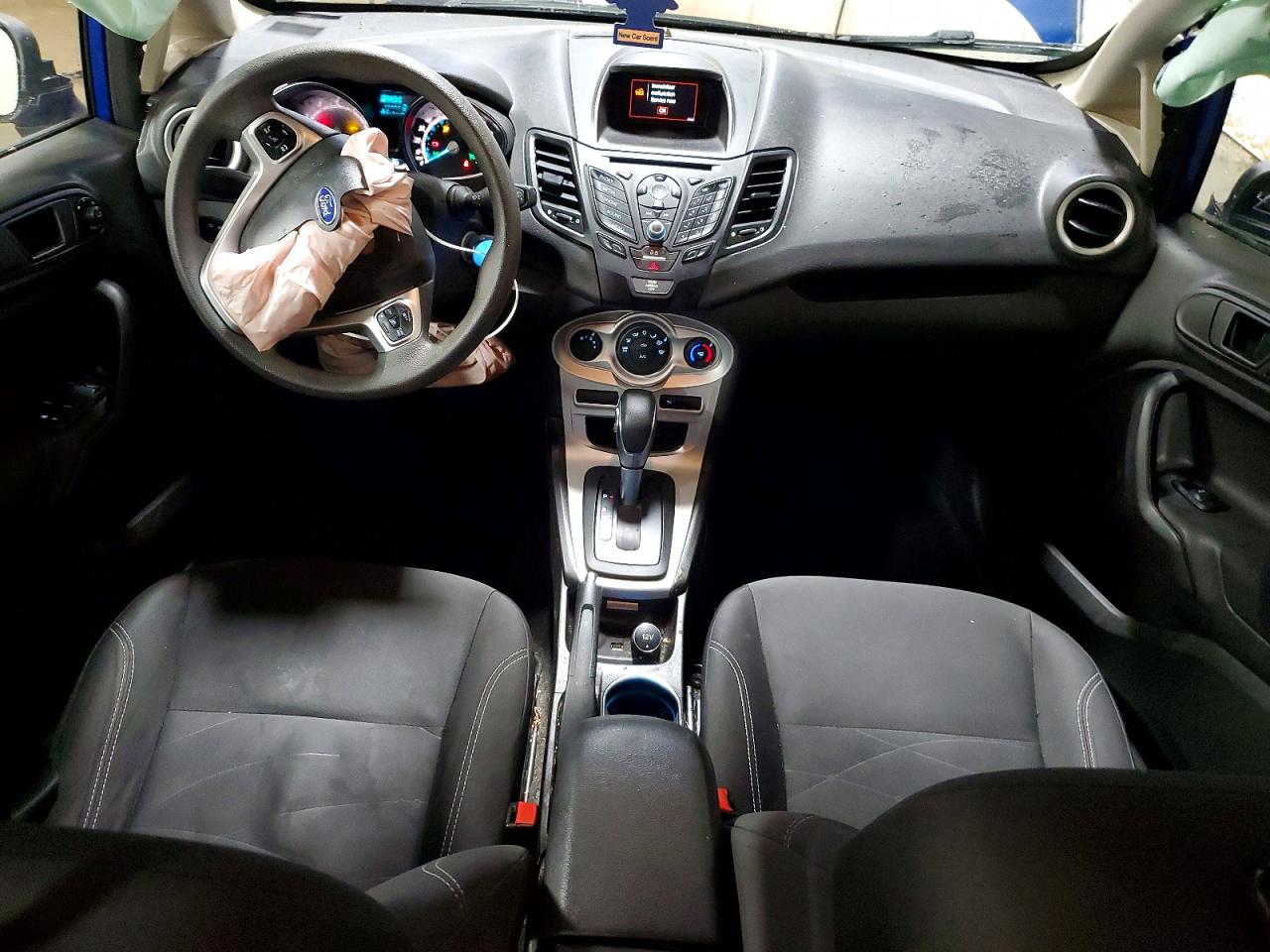 2018 FORD FIESTA SE photo 8