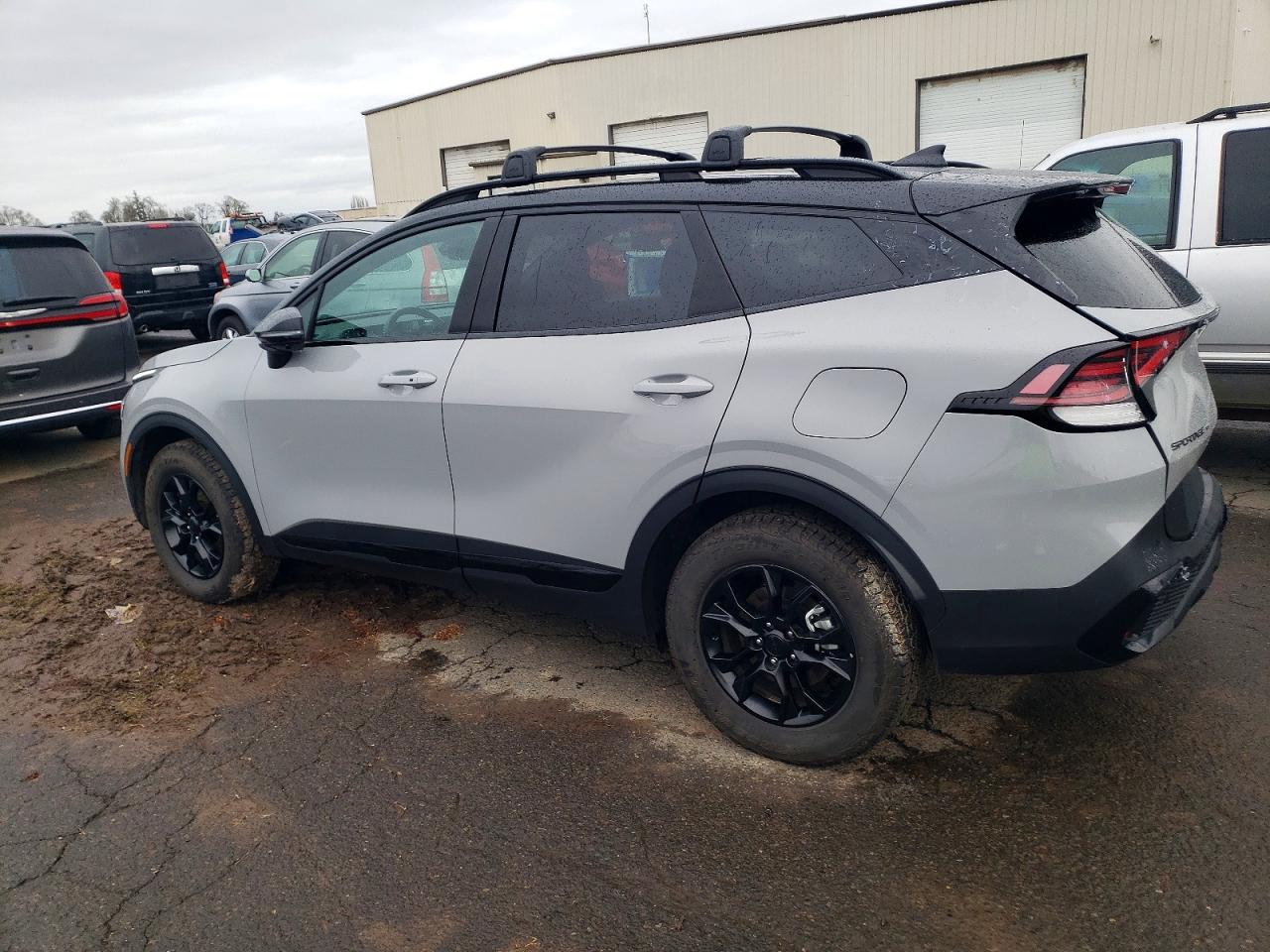 2025 KIA SPORTAGE X-PRO photo 2