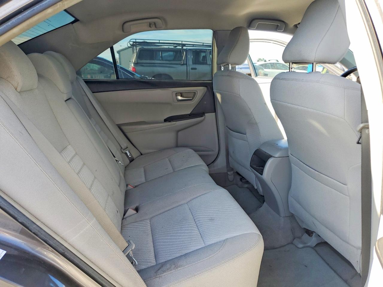 2016 TOYOTA CAMRY LE photo 10