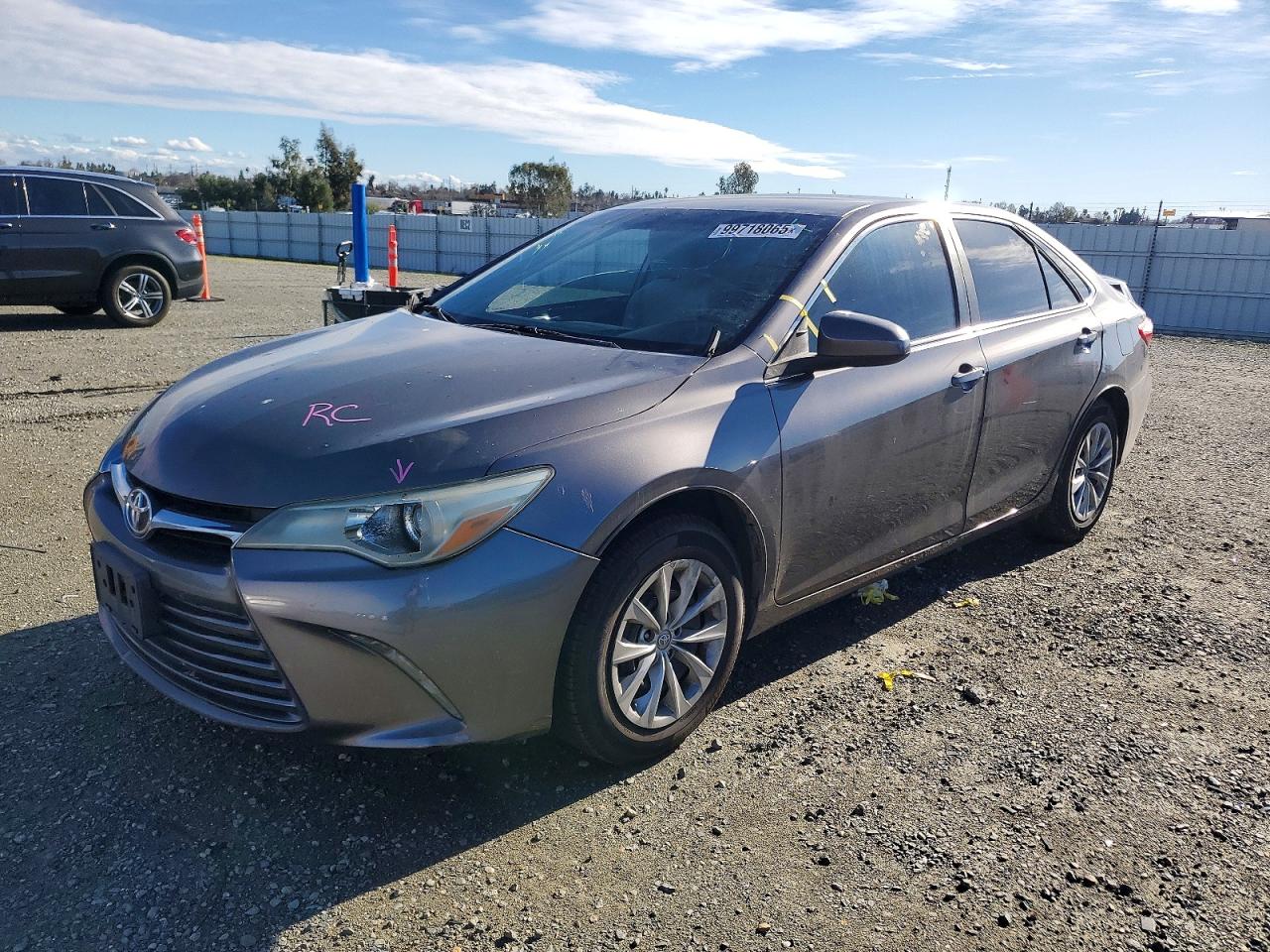 2016 TOYOTA CAMRY