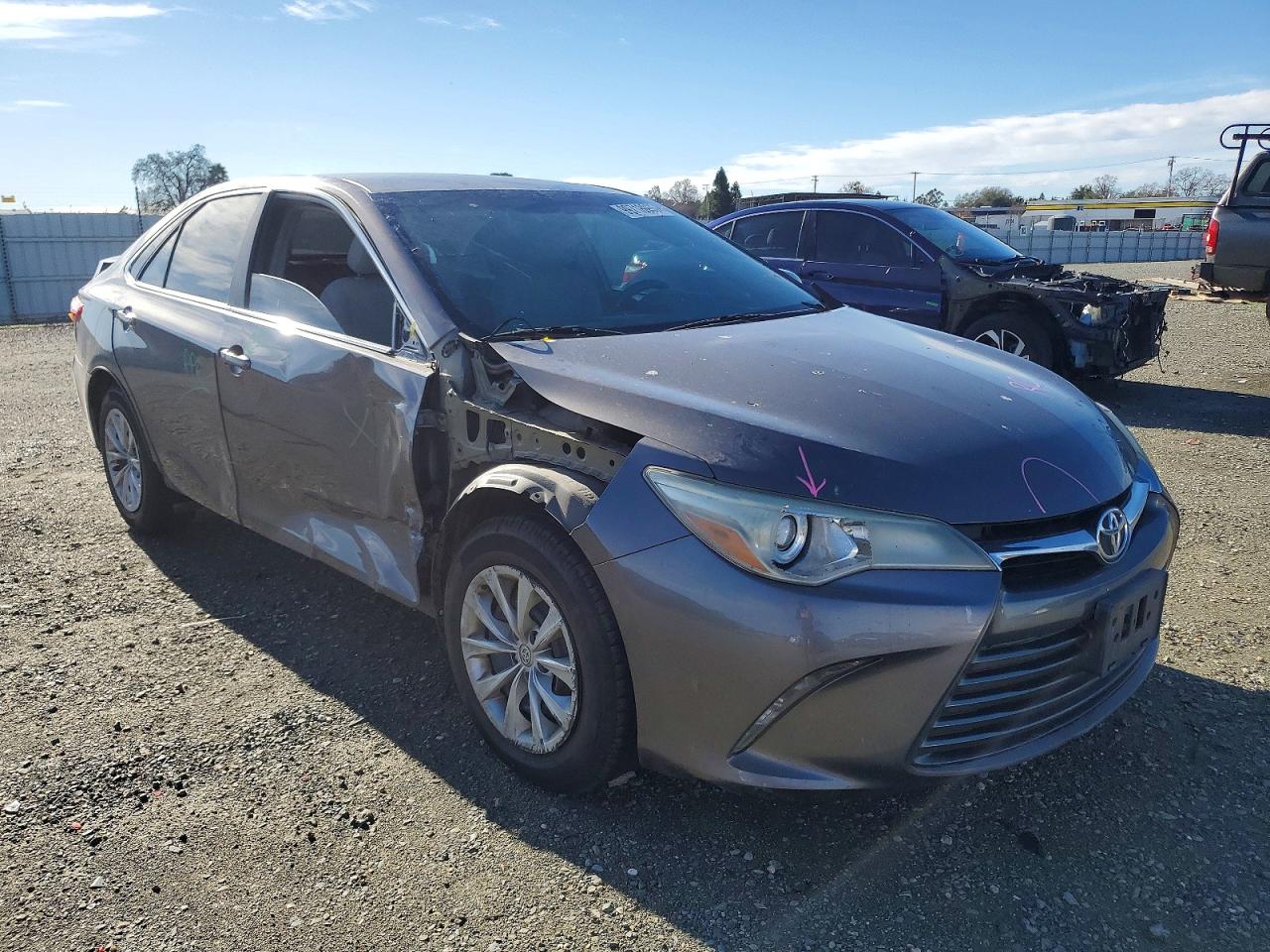 2016 TOYOTA CAMRY LE photo 4