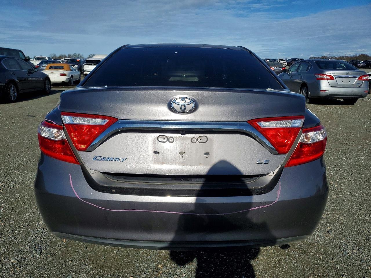 2016 TOYOTA CAMRY LE photo 6