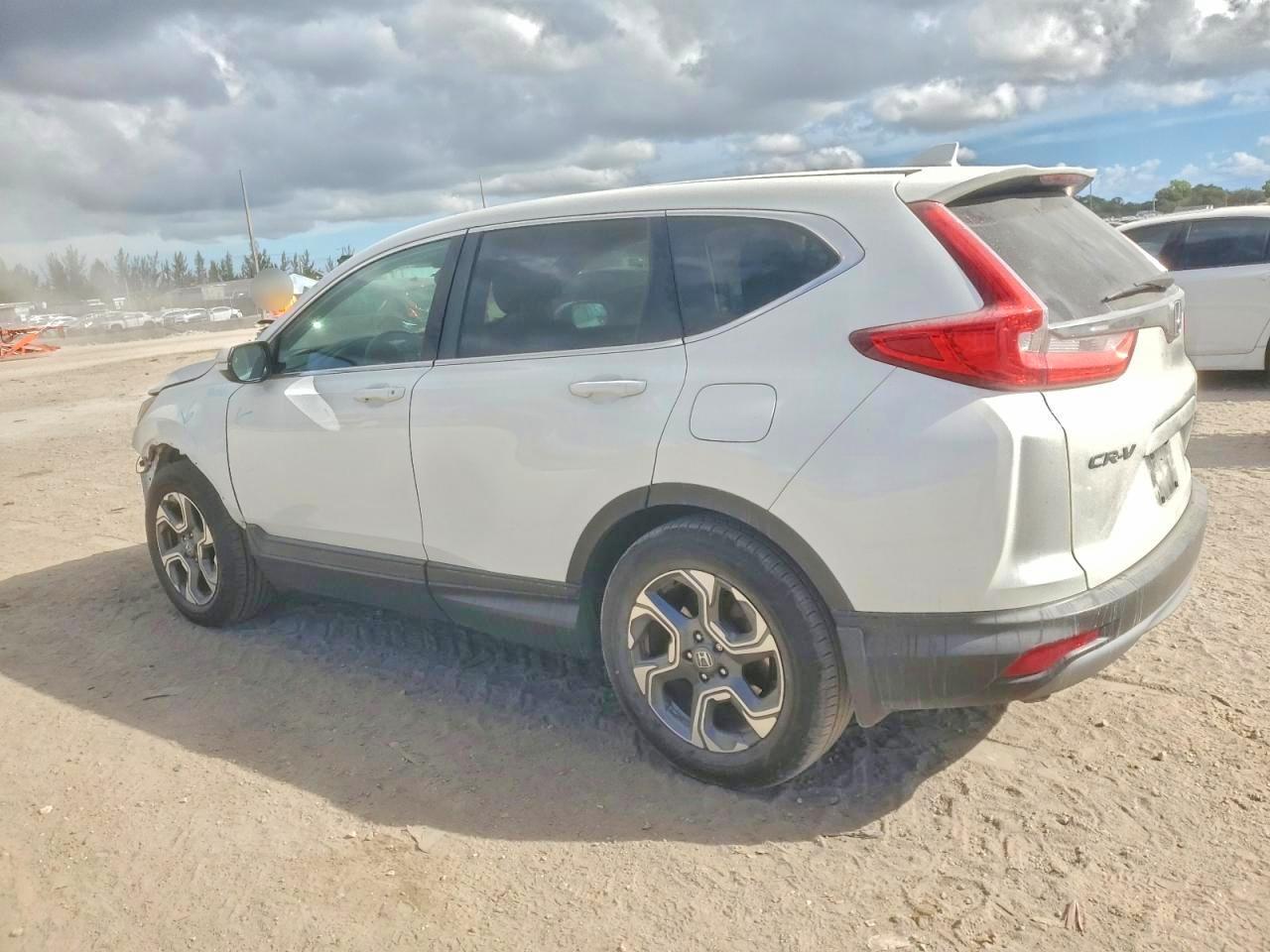 2018 HONDA CR-V EX photo 2