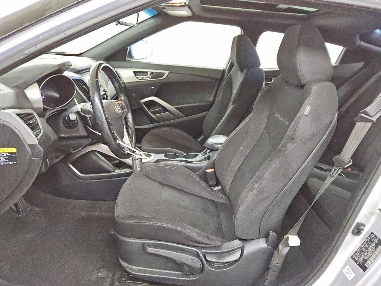 2017 HYUNDAI VELOSTER photo 7