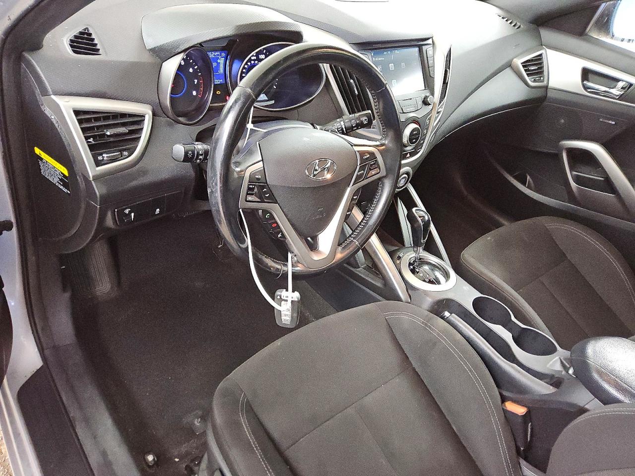 2017 HYUNDAI VELOSTER photo 8