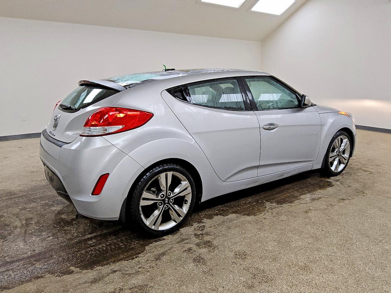 2017 HYUNDAI VELOSTER photo 3