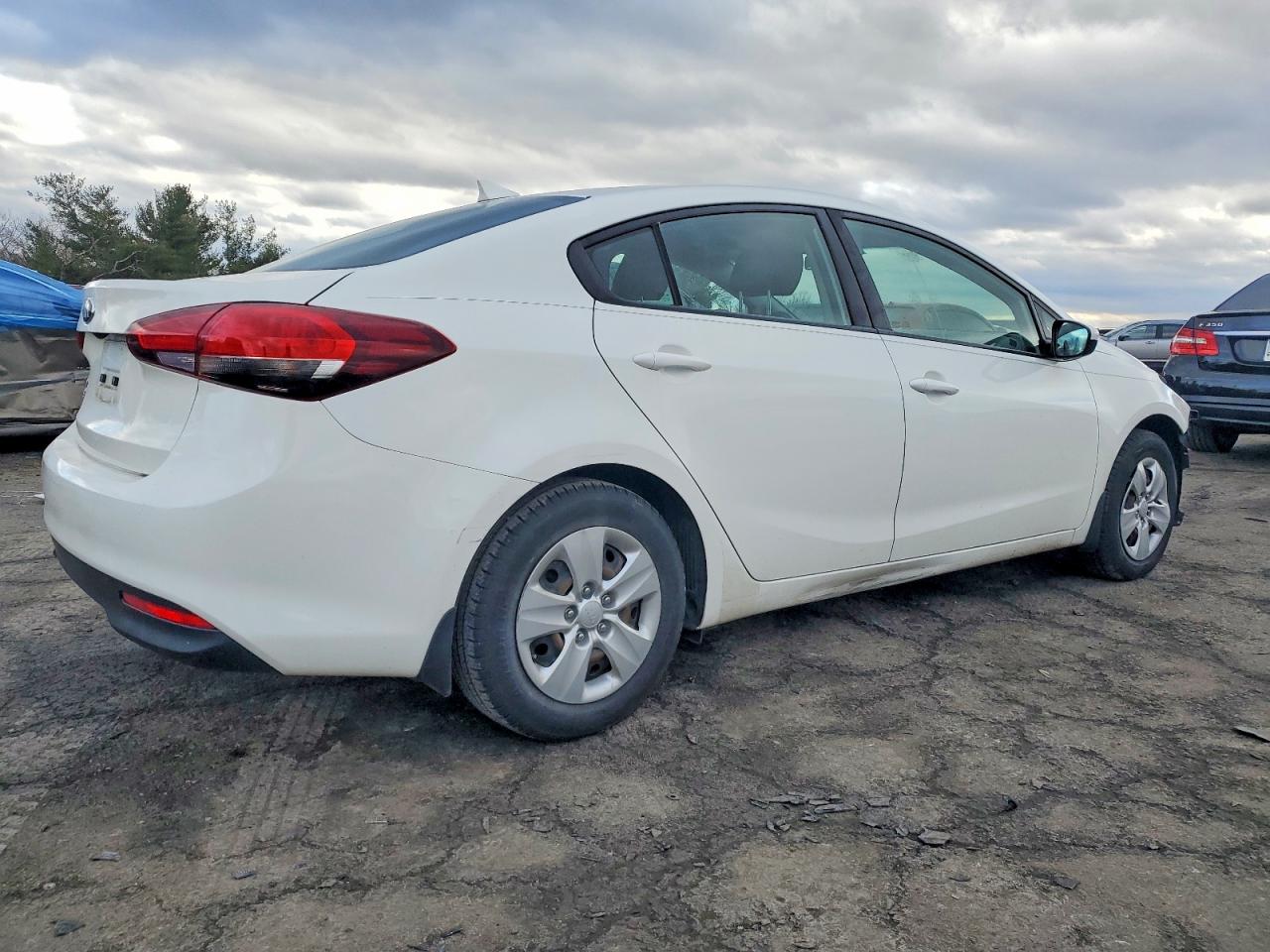 2018 KIA FORTE LX photo 3