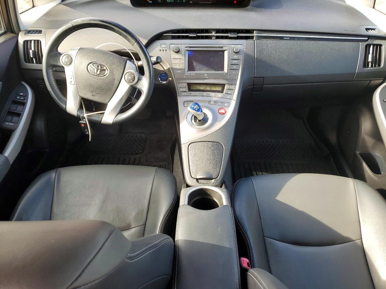 2012 TOYOTA PRIUS photo 8