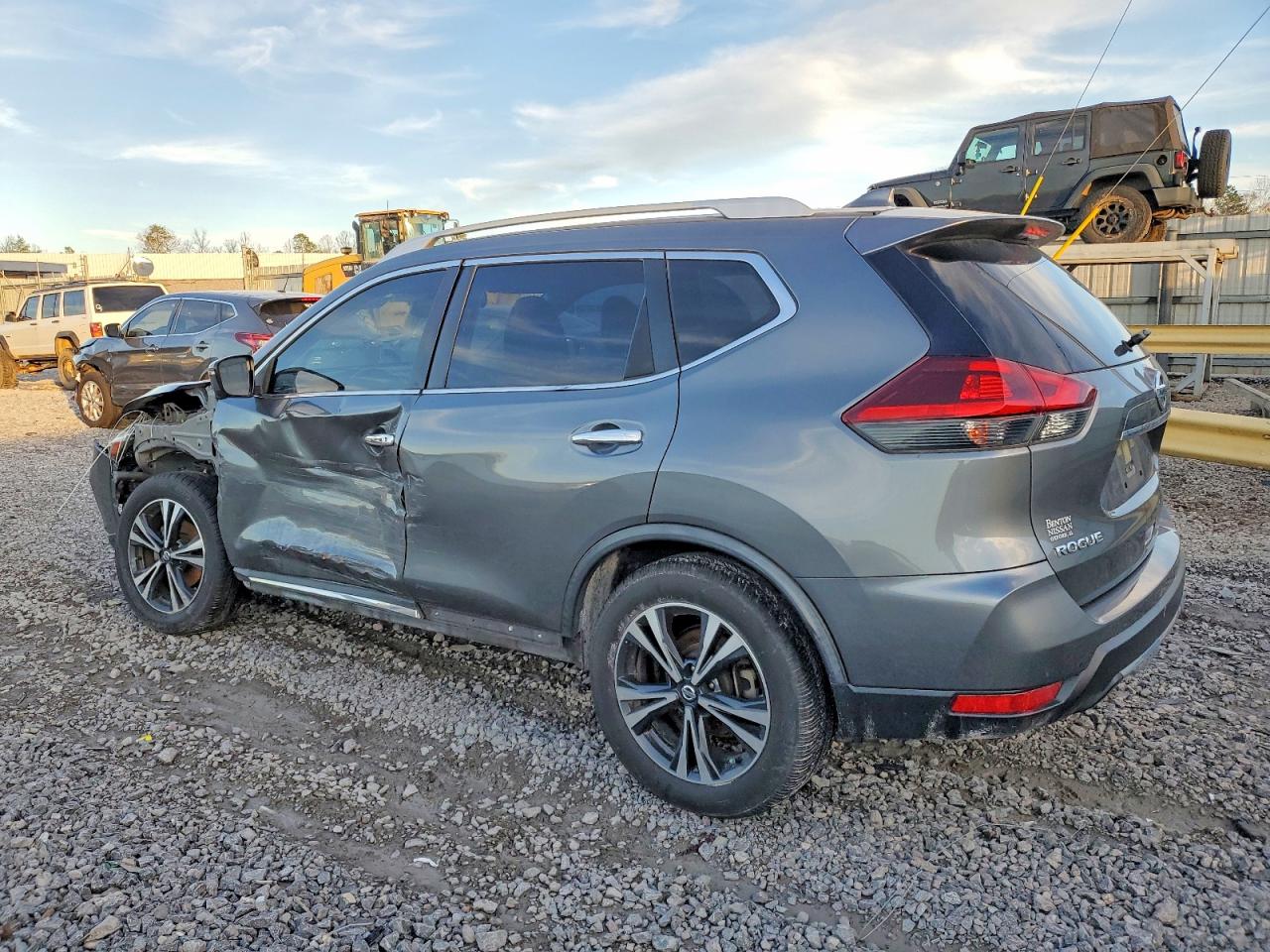 2018 NISSAN ROGUE S photo 2