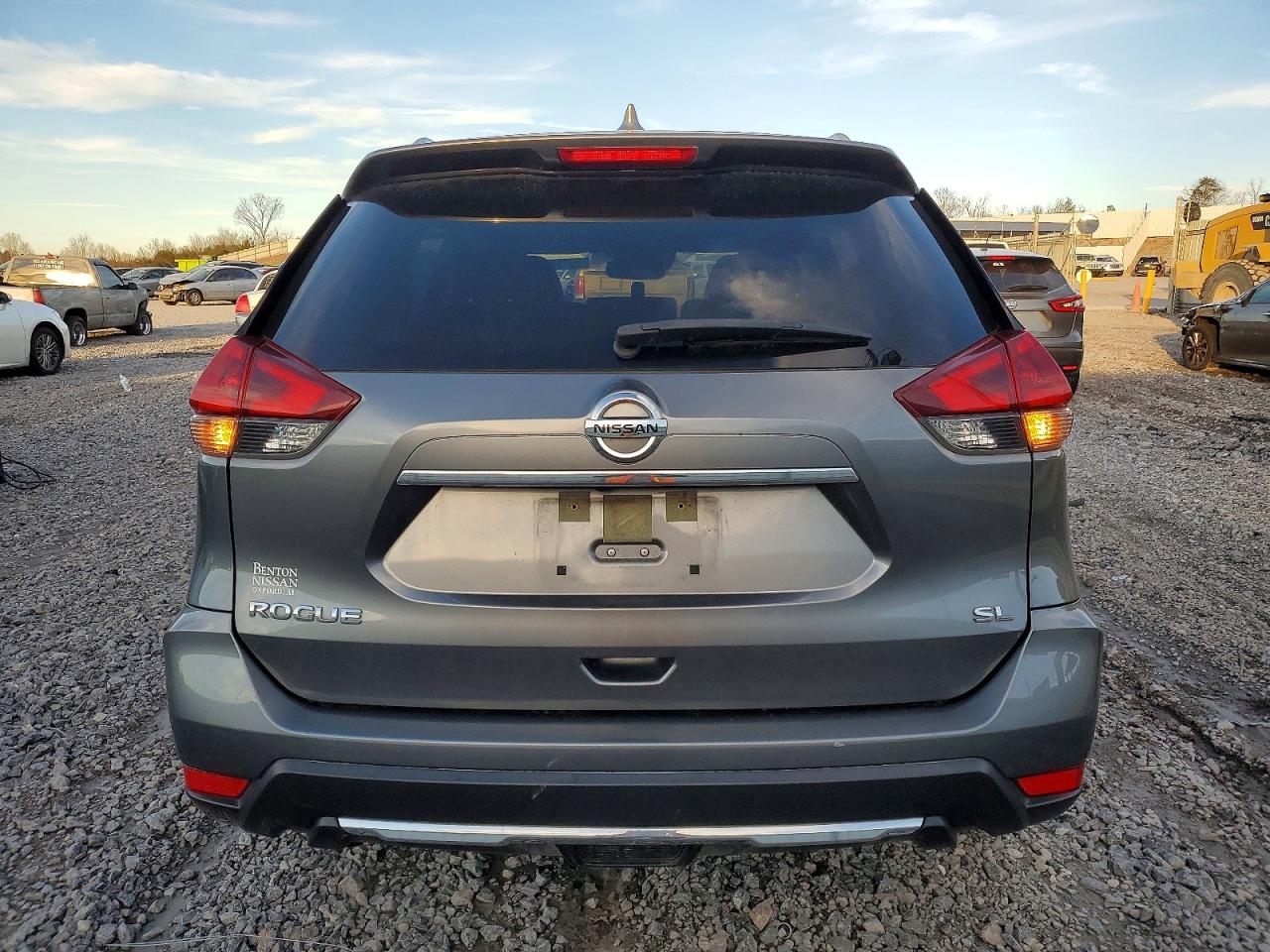 2018 NISSAN ROGUE S photo 6
