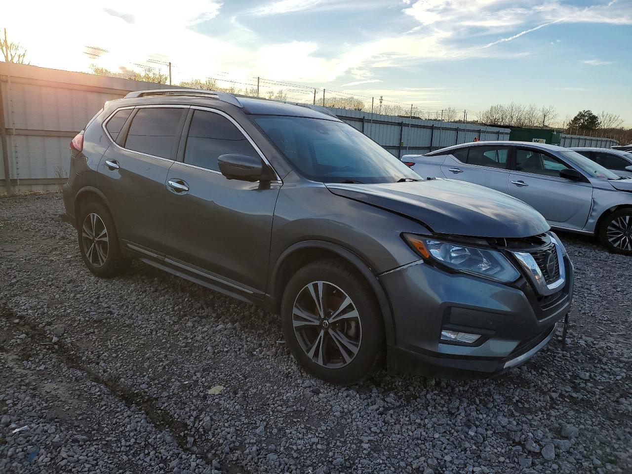 2018 NISSAN ROGUE S photo 4