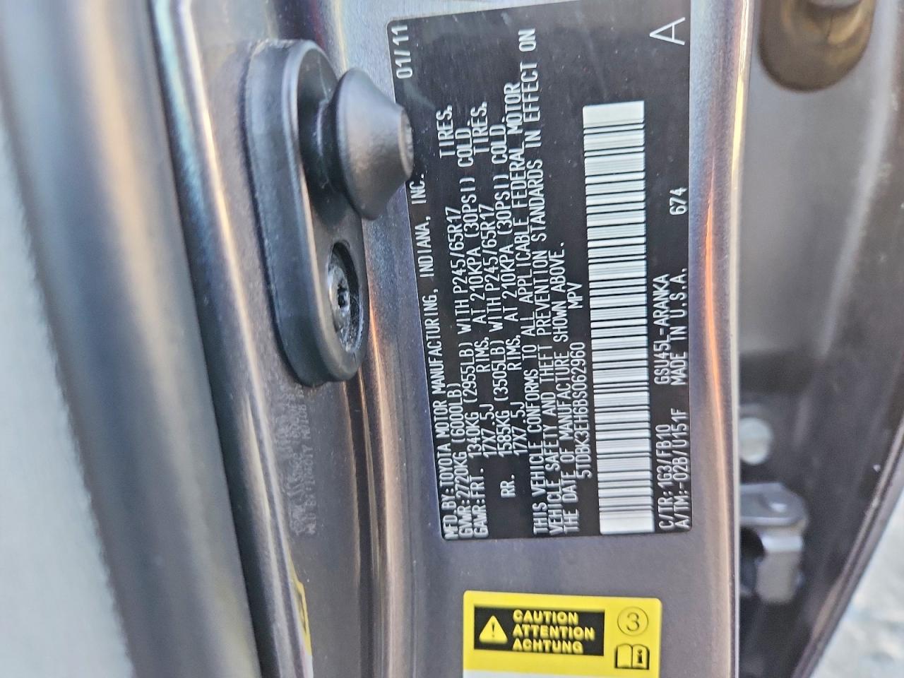 2011 TOYOTA HIGHLANDER BASE photo 12