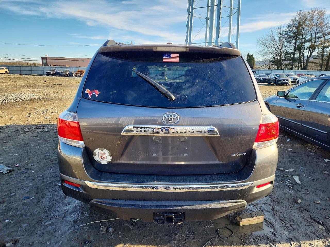 2011 TOYOTA HIGHLANDER BASE photo 6
