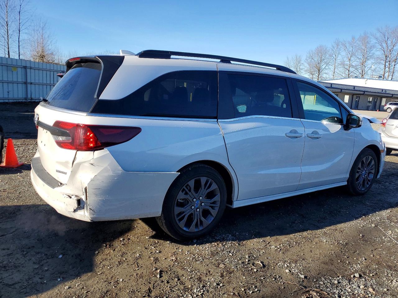 2025 HONDA ODYSSEY TOURING photo 3