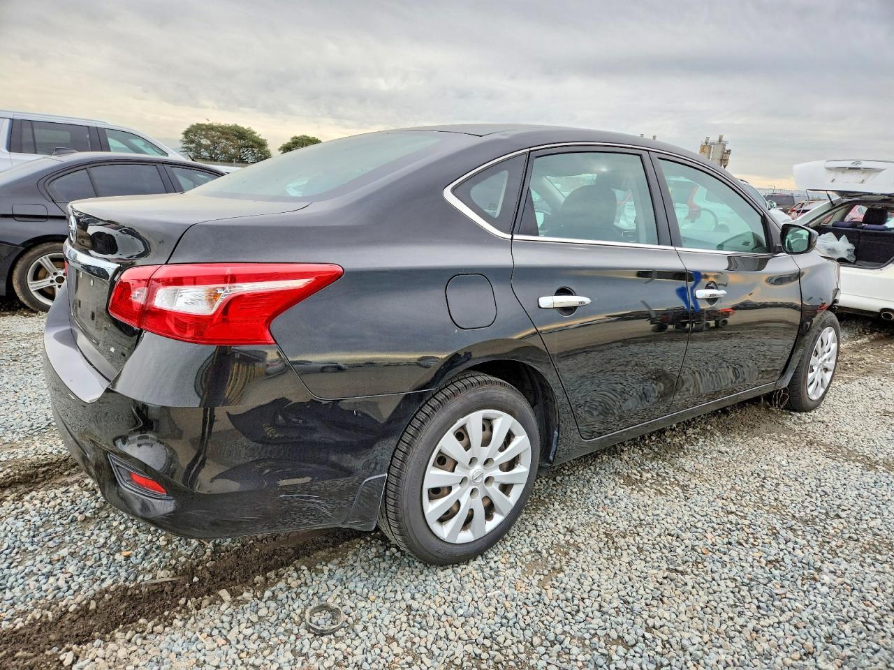 2018 NISSAN SENTRA S photo 3