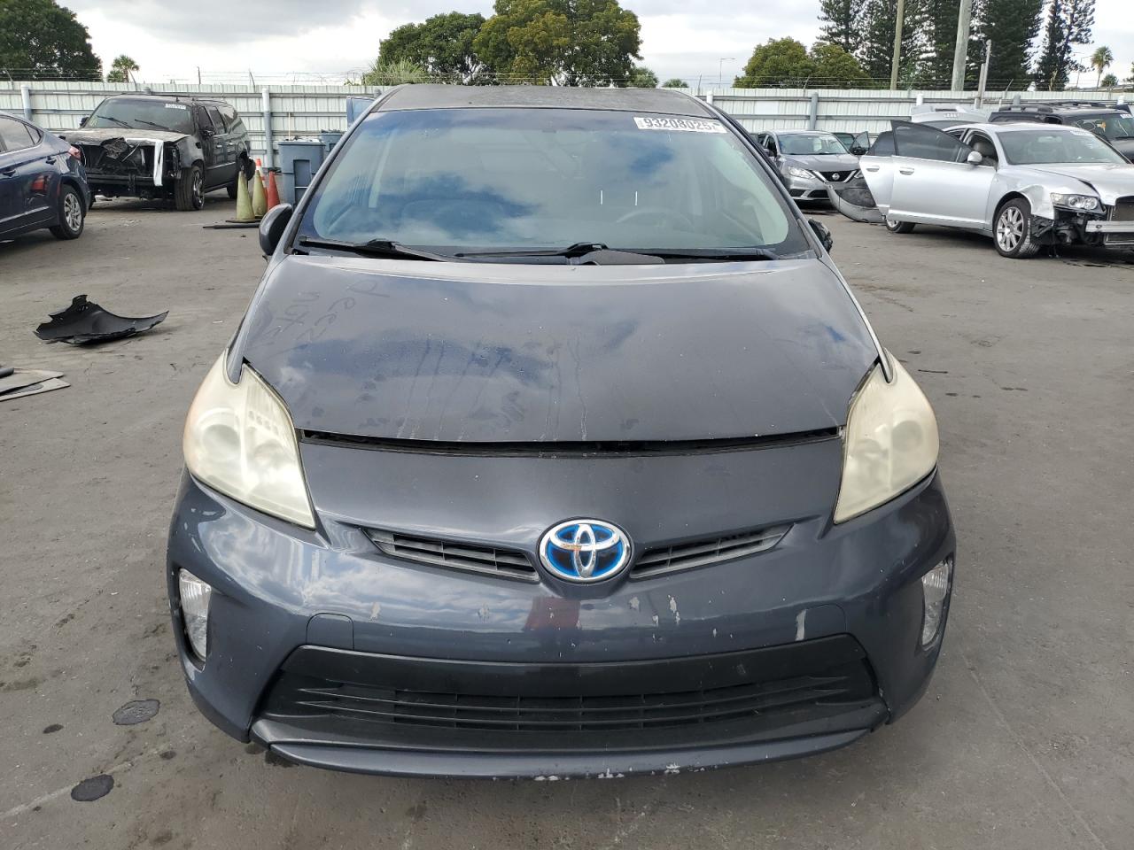 2013 TOYOTA PRIUS photo 5