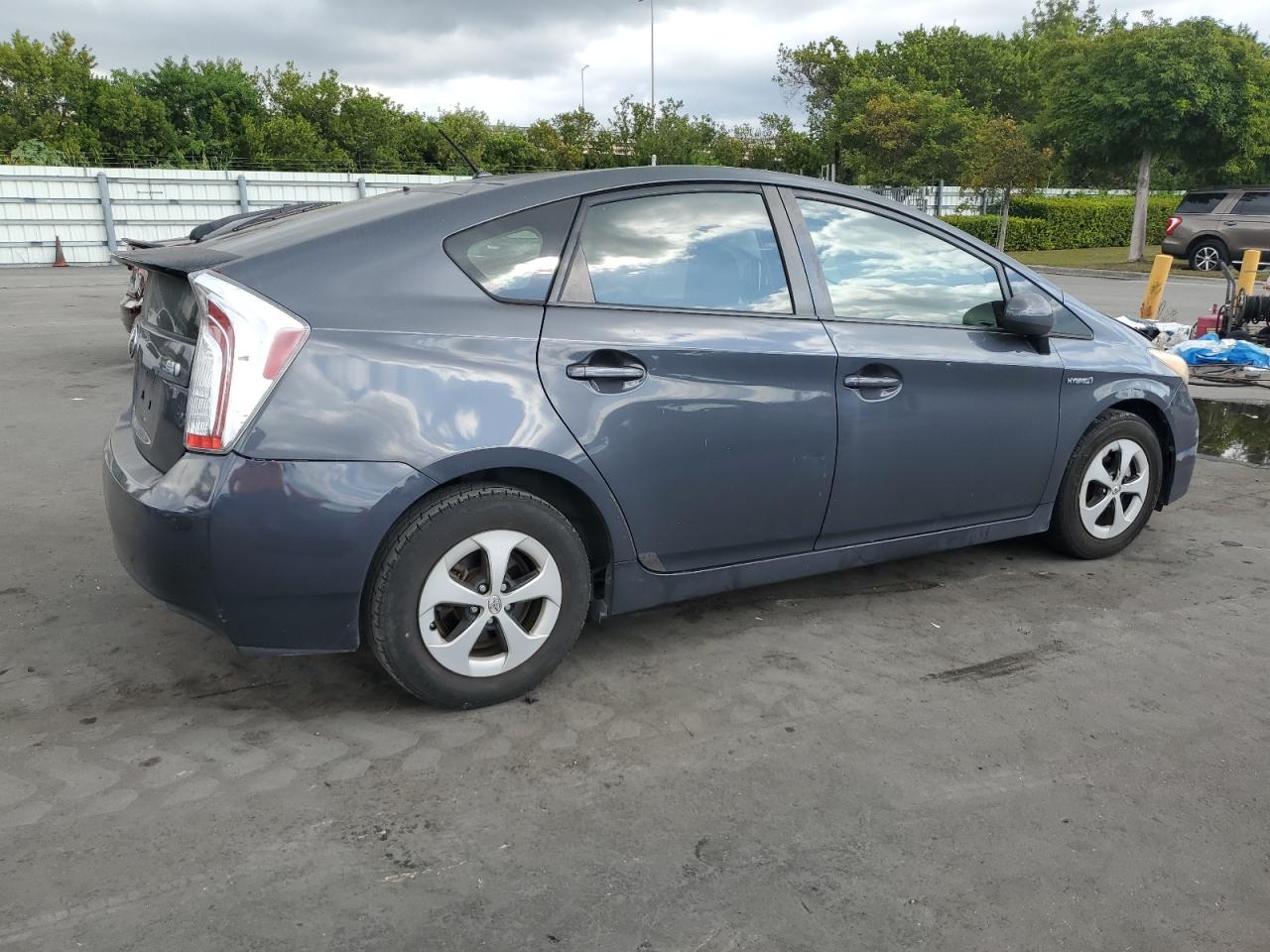 2013 TOYOTA PRIUS photo 3