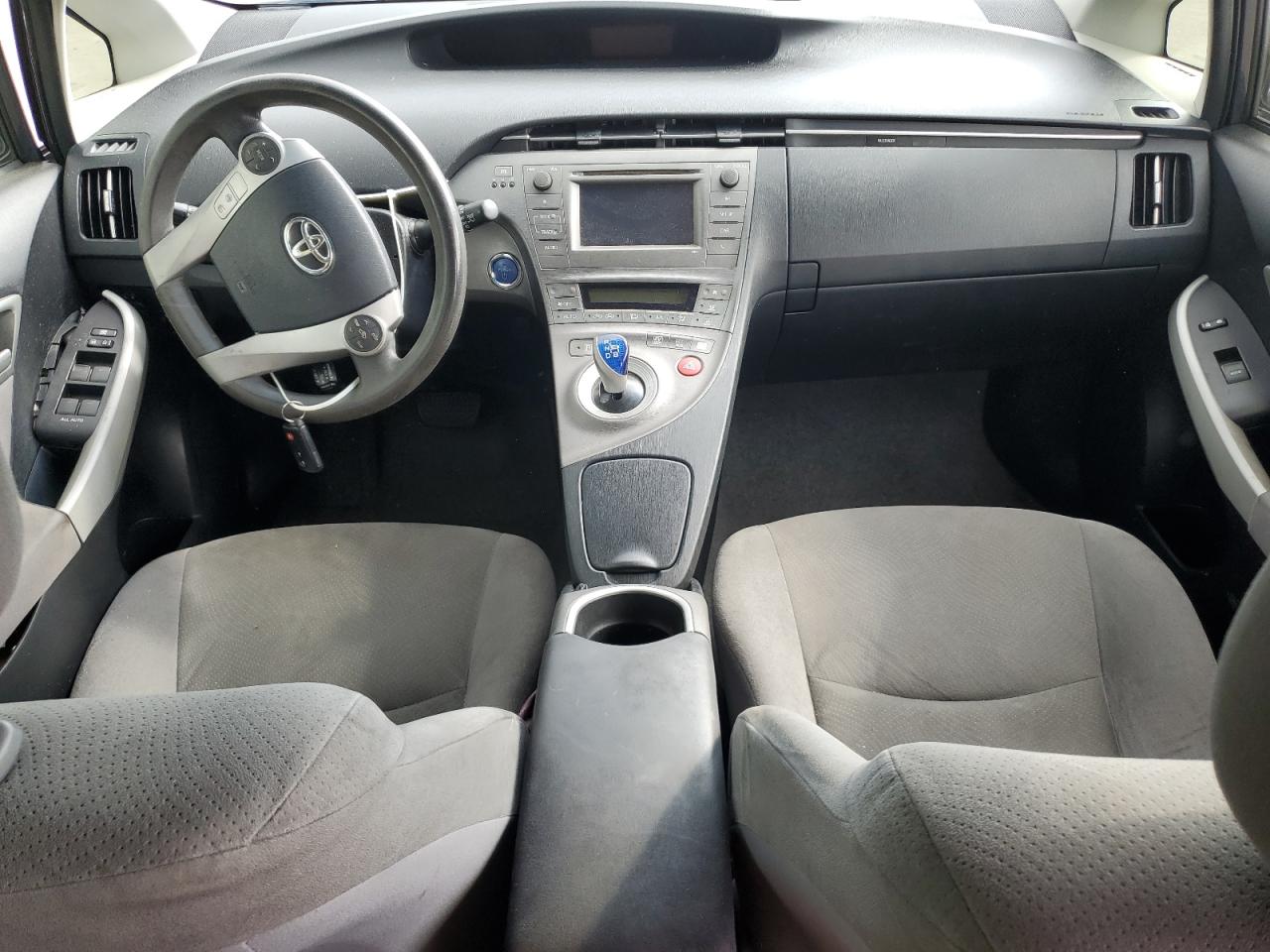 2013 TOYOTA PRIUS photo 8