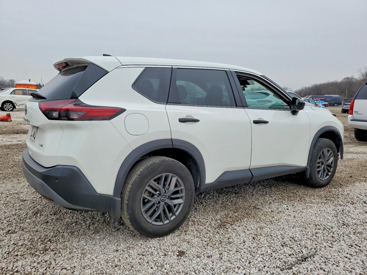 2023 NISSAN ROGUE S photo 3