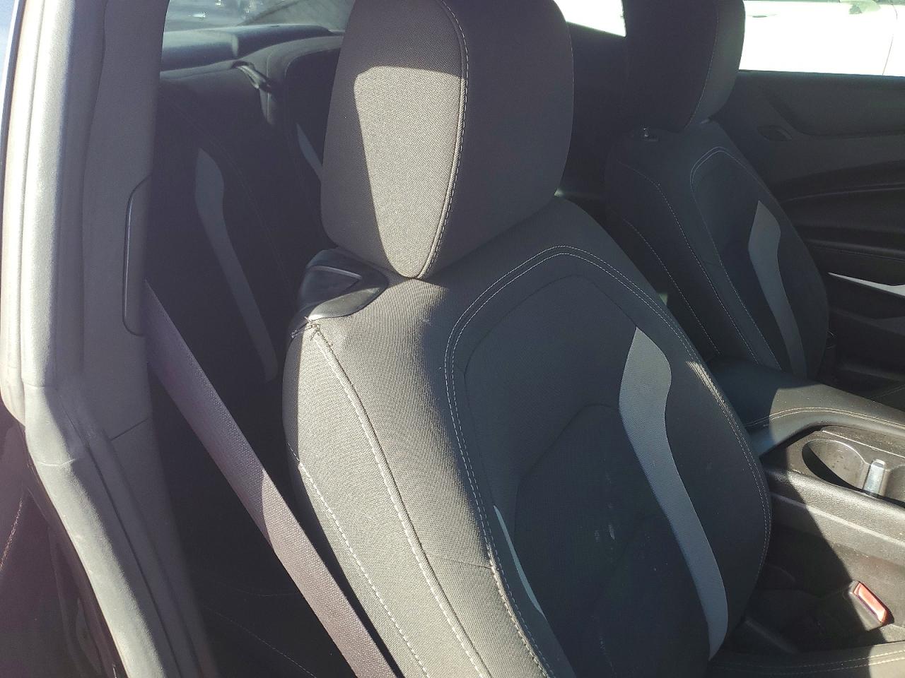 2016 CHEVROLET CAMARO LT photo 10