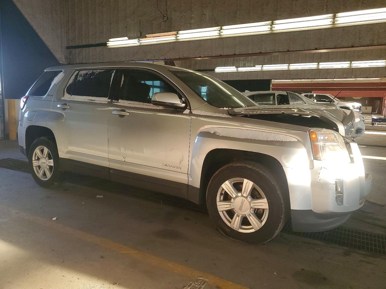 2015 GMC TERRAIN SLE photo 4