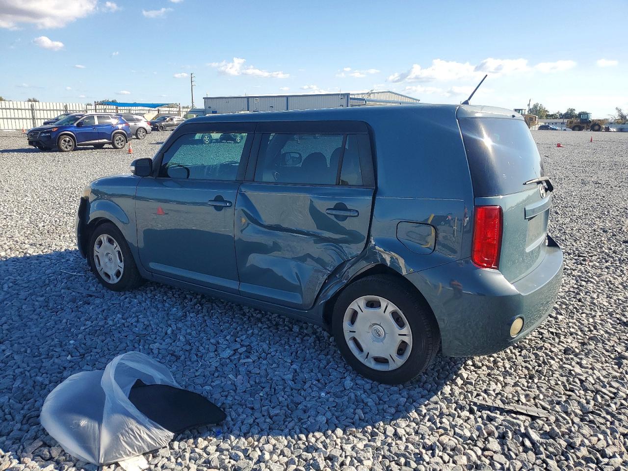2008 TOYOTA SCION XB photo 2