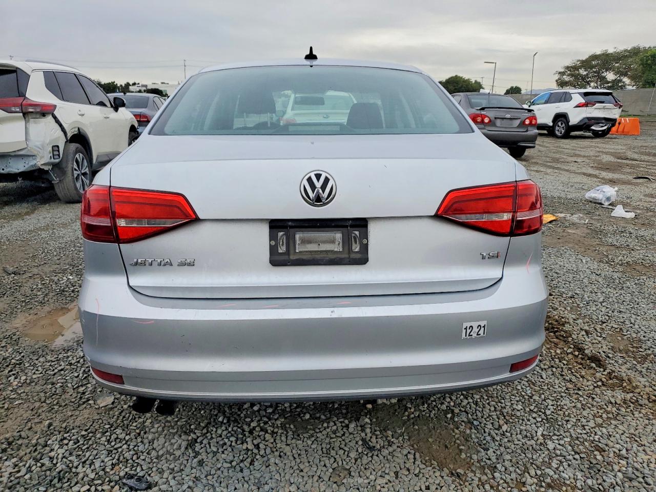 2015 VOLKSWAGEN JETTA SE photo 6