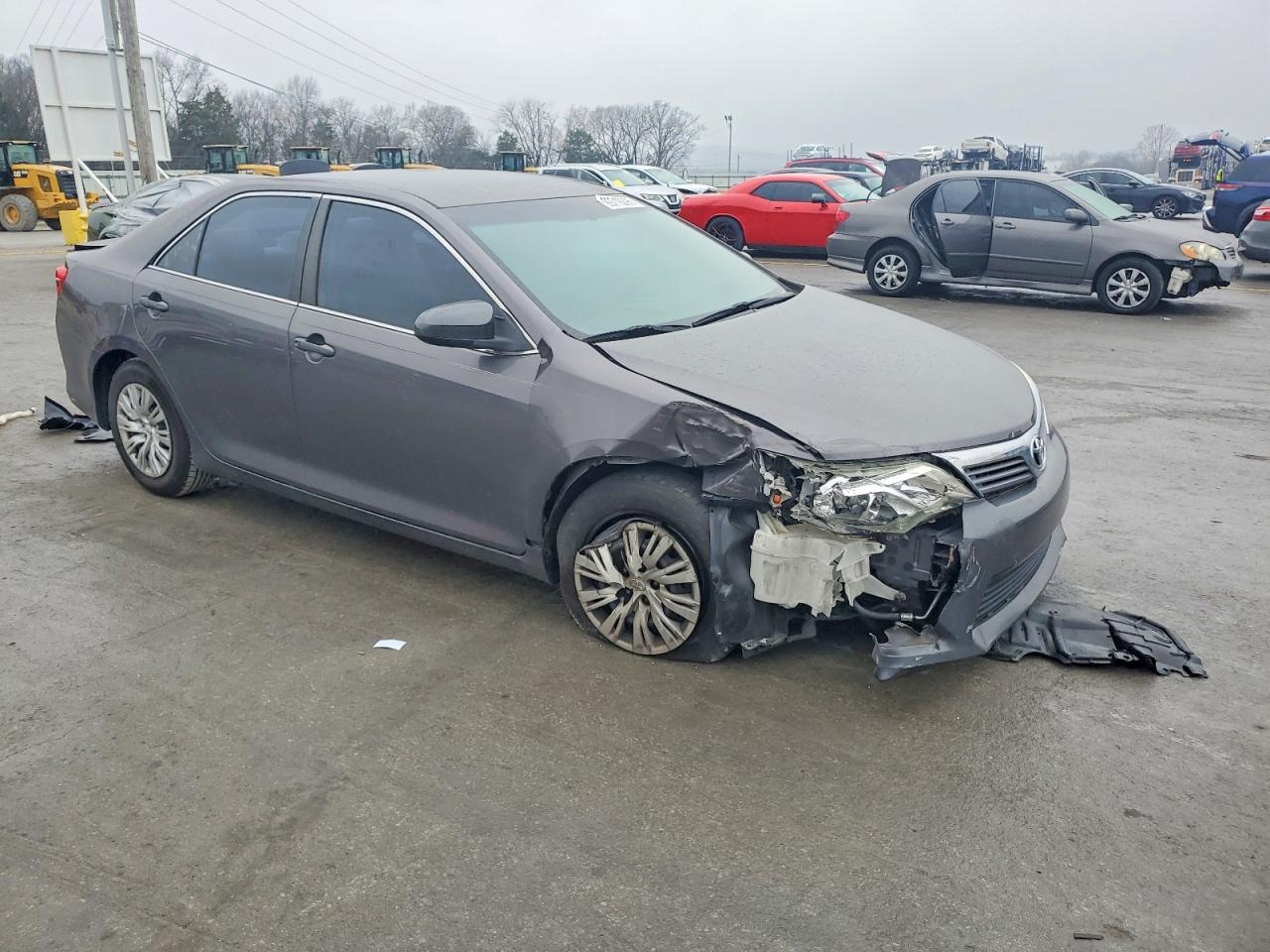 2014 TOYOTA CAMRY L photo 4