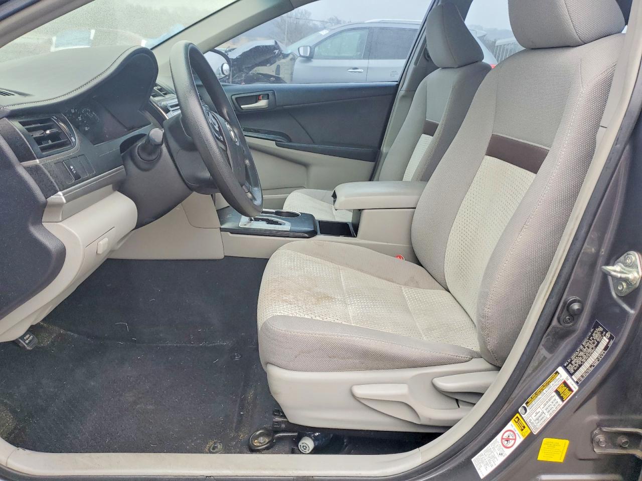 2014 TOYOTA CAMRY L photo 7