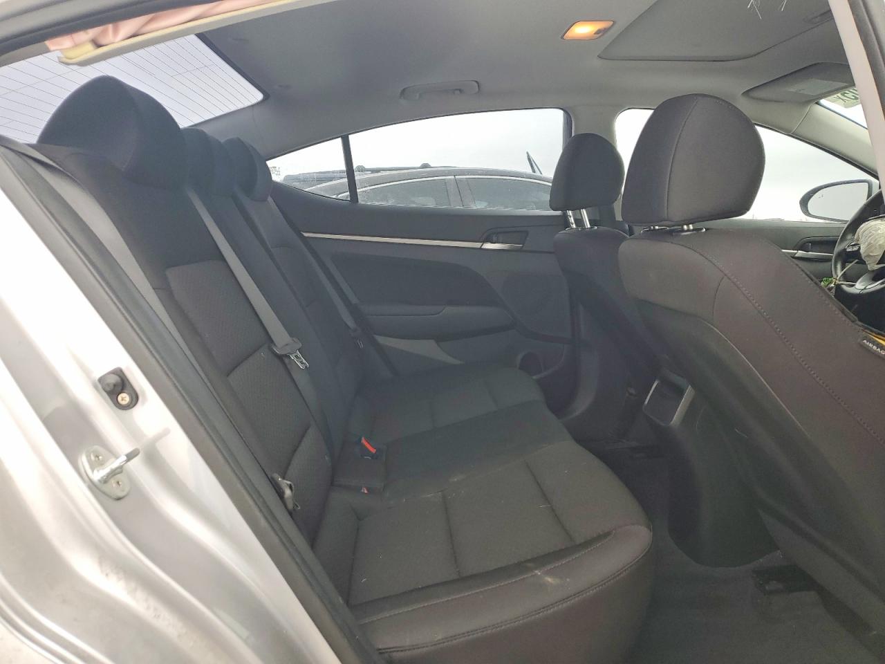 2020 HYUNDAI ELANTRA SEL photo 10