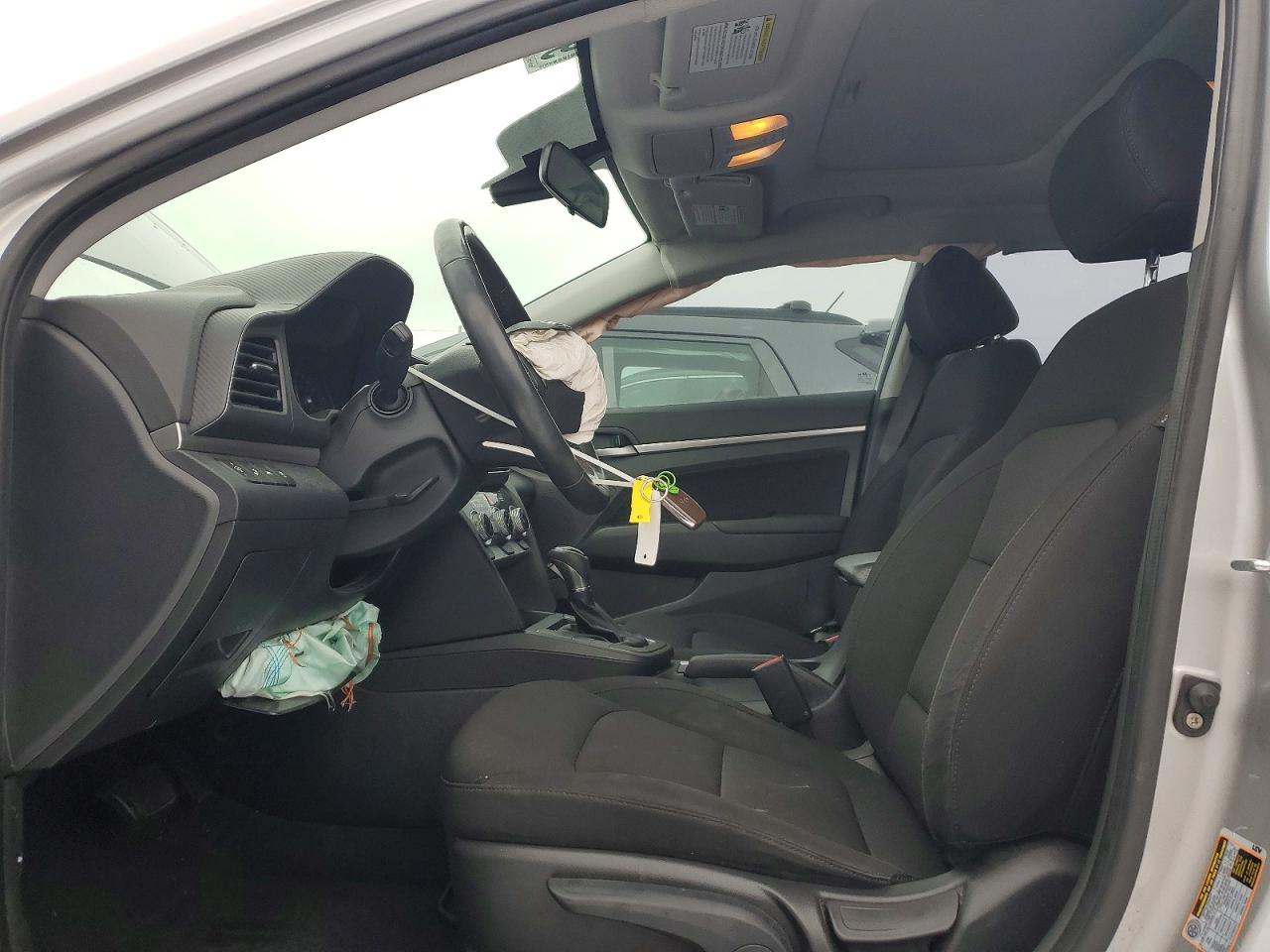 2020 HYUNDAI ELANTRA SEL photo 7