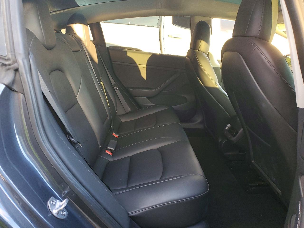 2022 TESLA MODEL 3 photo 10