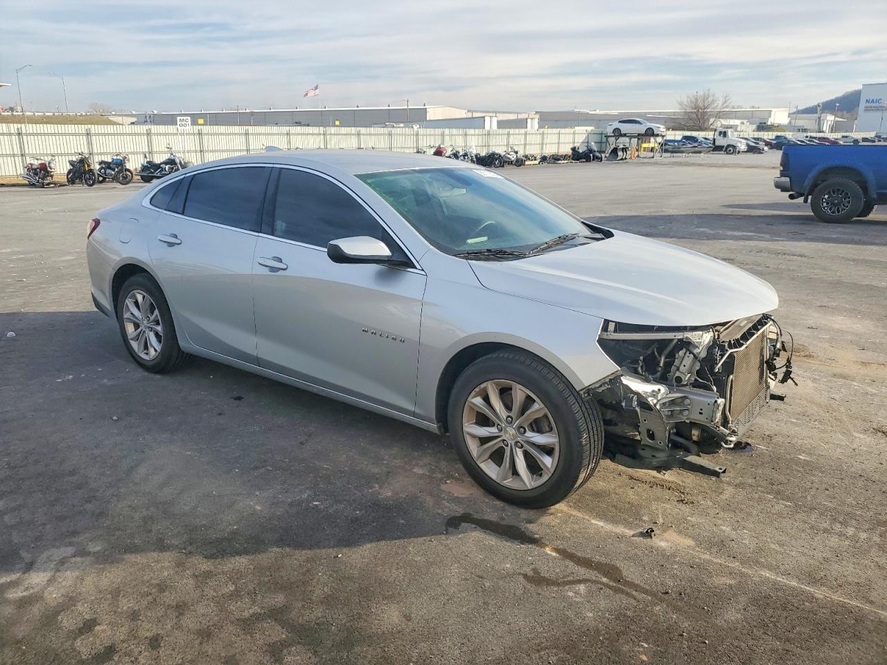 2020 CHEVROLET MALIBU LT photo 4