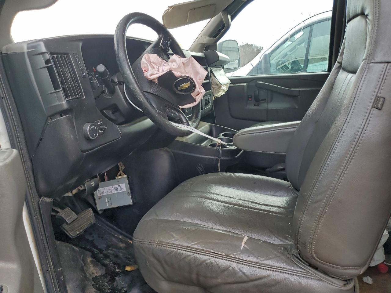 2016 CHEVROLET EXPRESS G3500 LS photo 7