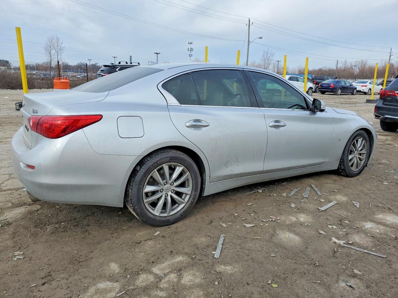 2015 INFINITI Q50 BASE photo 3