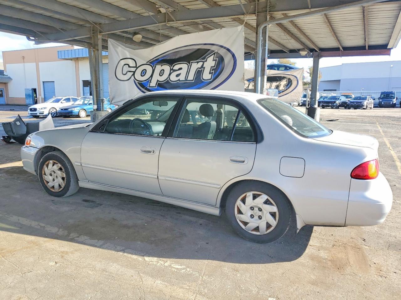 2001 TOYOTA COROLLA CE photo 2