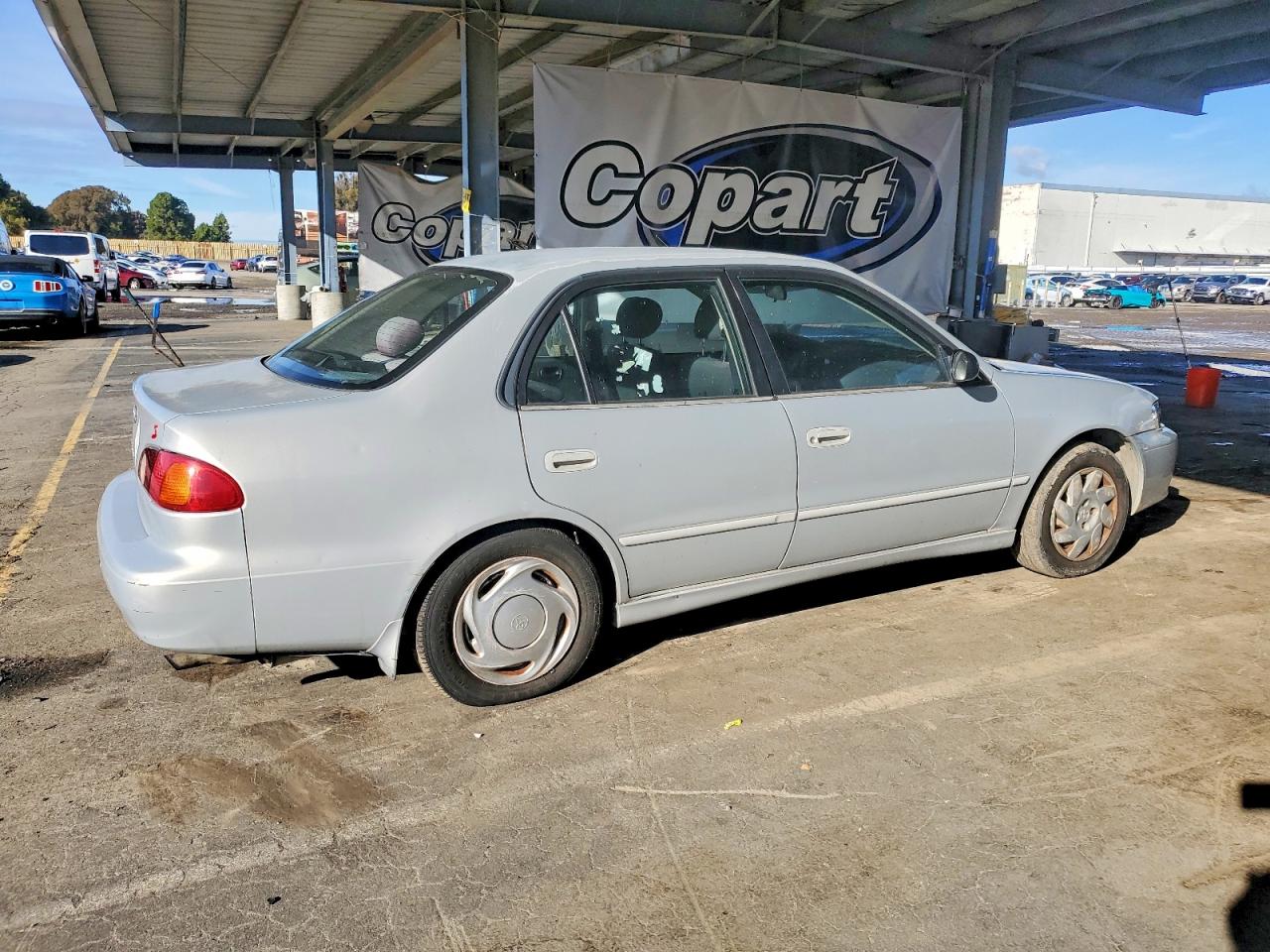 2001 TOYOTA COROLLA CE photo 3